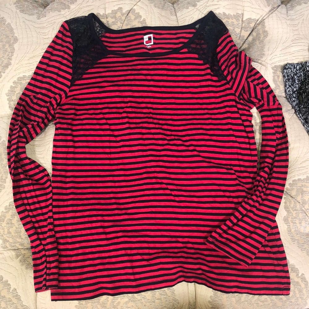 Striped top!